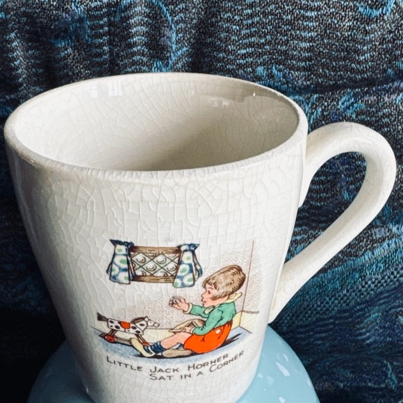 Vintage/antique teacup. Shipping not included in price. See photos for more. - Picture 2 of 4